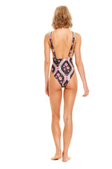 Ellis Aguja One Piece